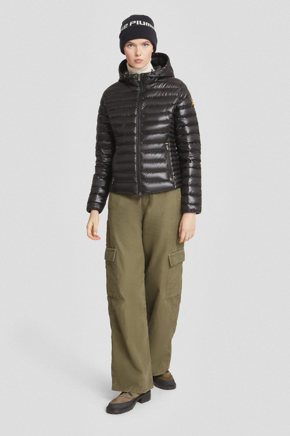 Piumino leggero nero con cappuccio