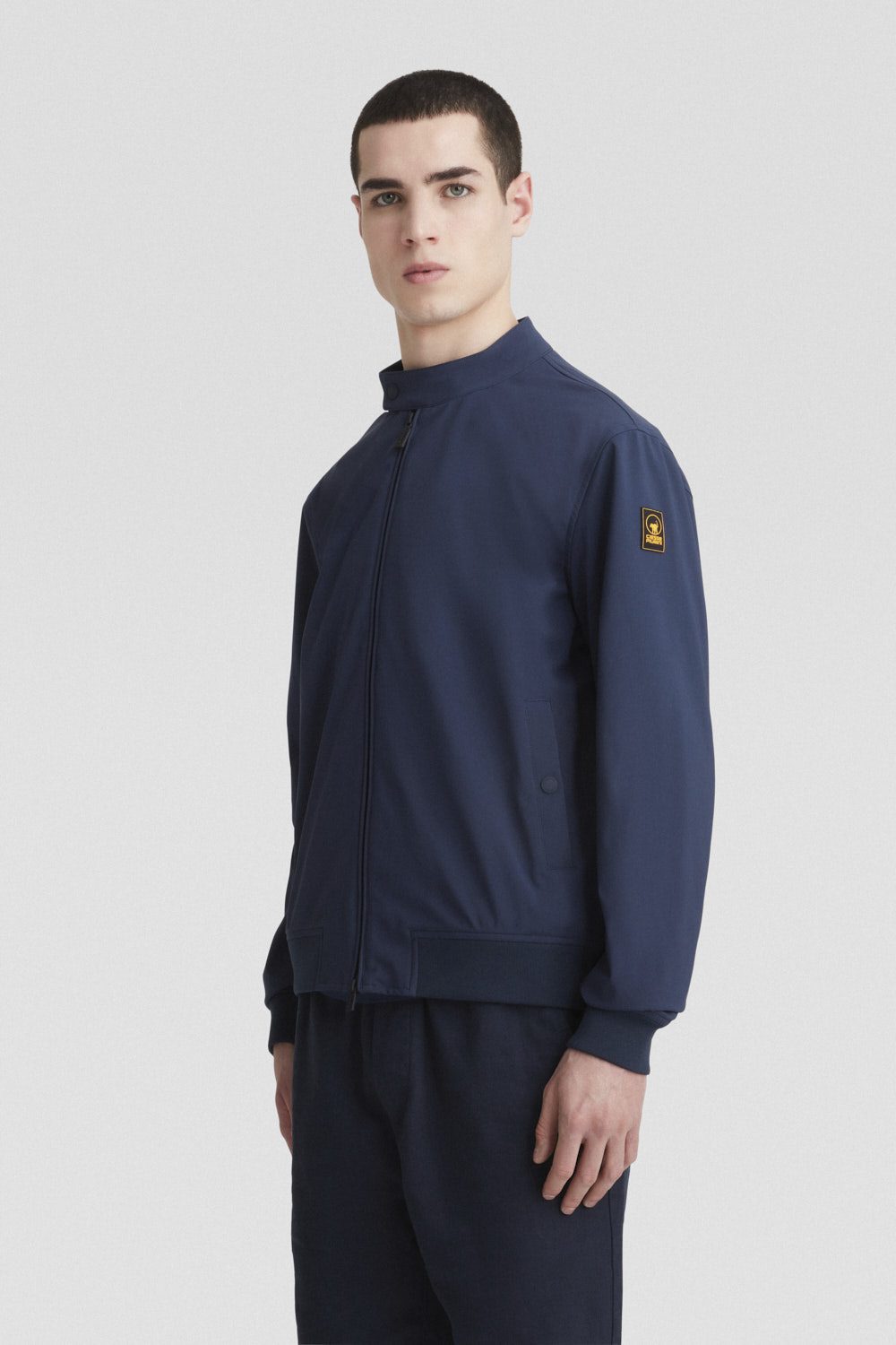 ASHJO-3.0-_Softshell_255CPMJB1219P0U23X341XXW_Indossato_2.jpg ASHJO 3.0 Softshell 255CPMJB1219P0U23X341XXW Indossato 2