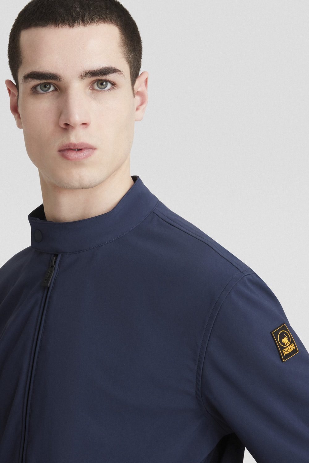 ASHJO-3.0-_Softshell_255CPMJB1219P0U23X341XXW_Indossato_4.jpg ASHJO 3.0 Softshell 255CPMJB1219P0U23X341XXW Indossato 4