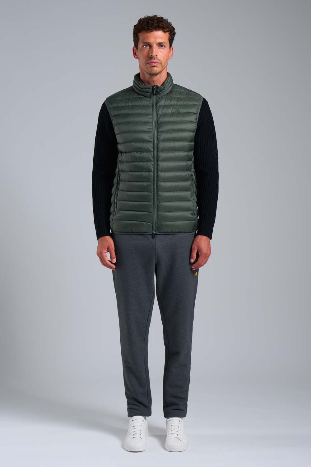 ASTOR2.0_GILET800FILLPOWER_233CFMV20049N0210D24342A6XP_6285.jpg ASTOR2.0 GILET800FILLPOWER 233CFMV20049N0210D24342A6XP 6285