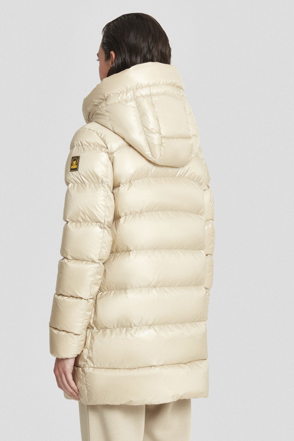 BELLA_253CFWJI3018N3O11D70TXXP_3.jpg BELLA 253CFWJI3018N3O11D70TXXP 3