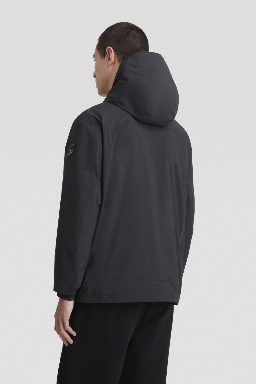 CAPETA-_Giaccheavento_255OCMJ08448P8G1YX206XXN_Indossato_3.jpg CAPETA Giaccheavento 255OCMJ08448P8G1YX206XXN Indossato 3