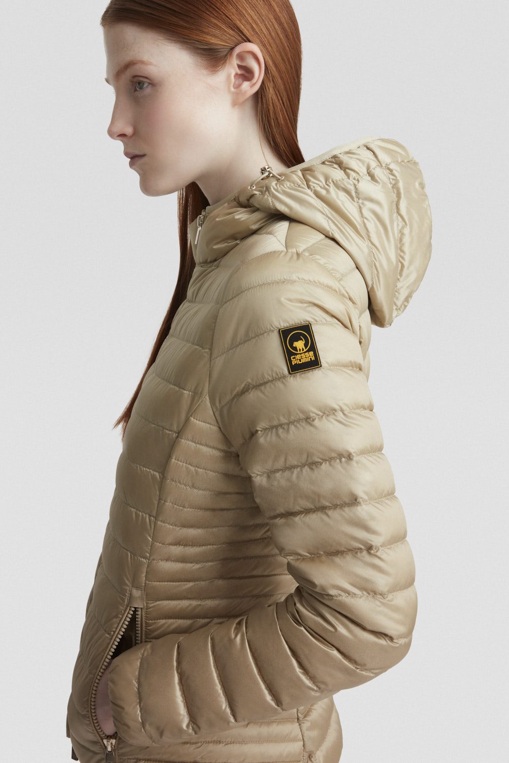 CARRIE-_Piumini-leggeri_205CFWJ00178N1C10D726XXP_Indossato_4.jpg CARRIE Piumini leggeri 205CFWJ00178N1C10D726XXP Indossato 4