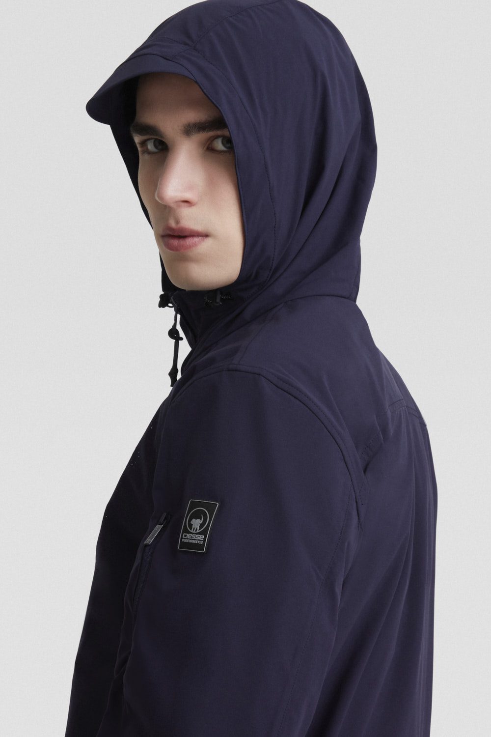 DIDIER-_Giaccheavento_255OCMJP8449P6M2YX341XXN_Indossato_4.jpg DIDIER Giaccheavento 255OCMJP8449P6M2YX341XXN Indossato 4