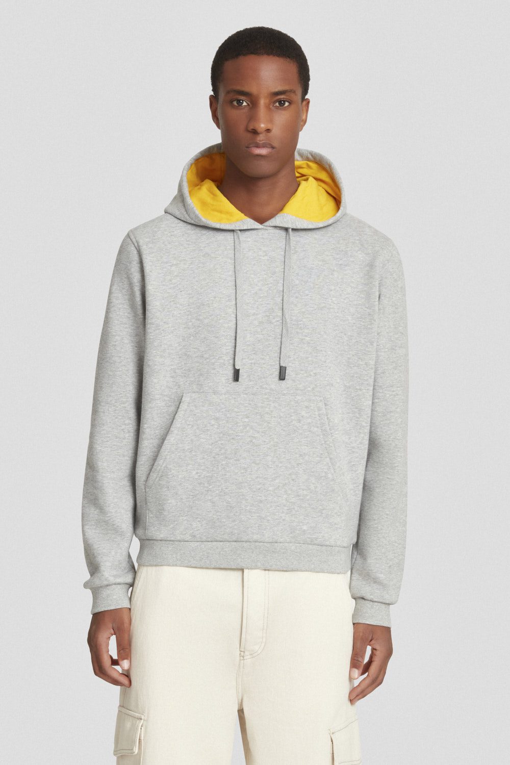 Felpa basica grigia con cappuccio