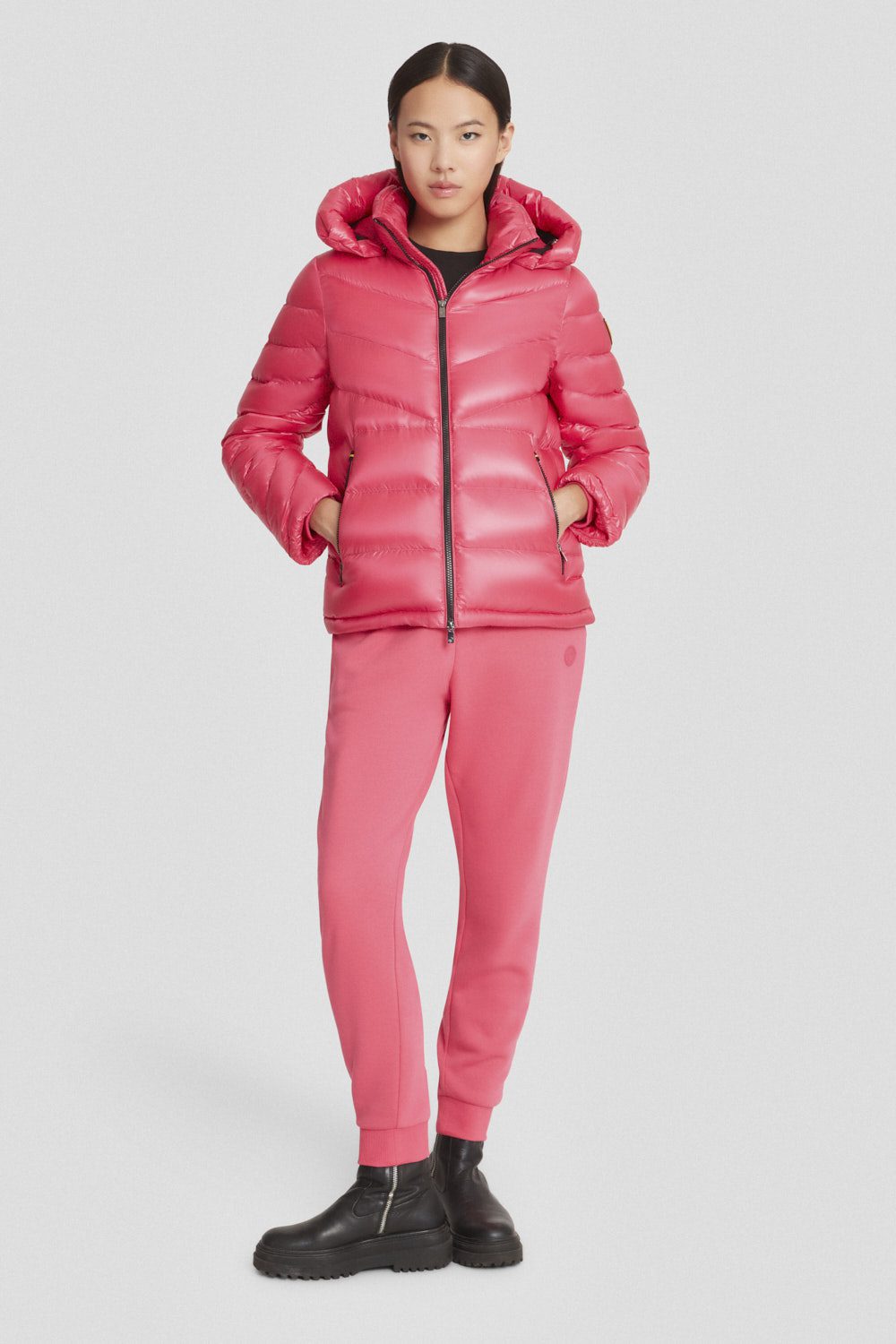 Piumino corto fucsia con cappuccio staccabile