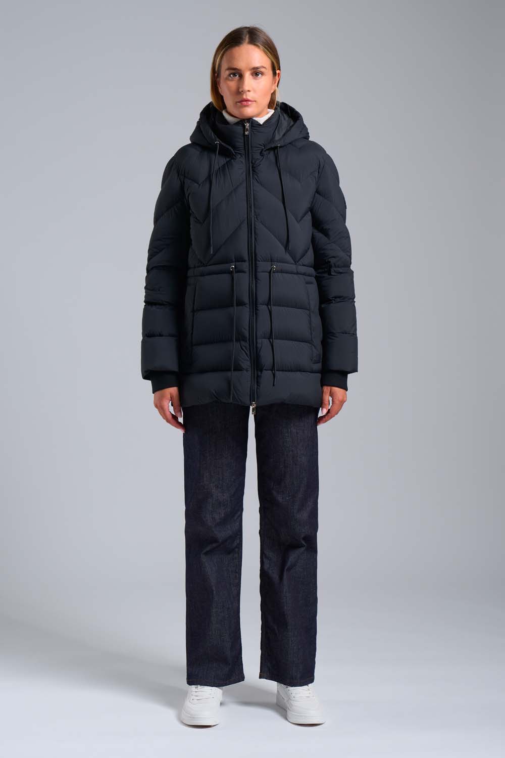 HIRTA - Piumino 200 grammi nero con cappuccio staccabile