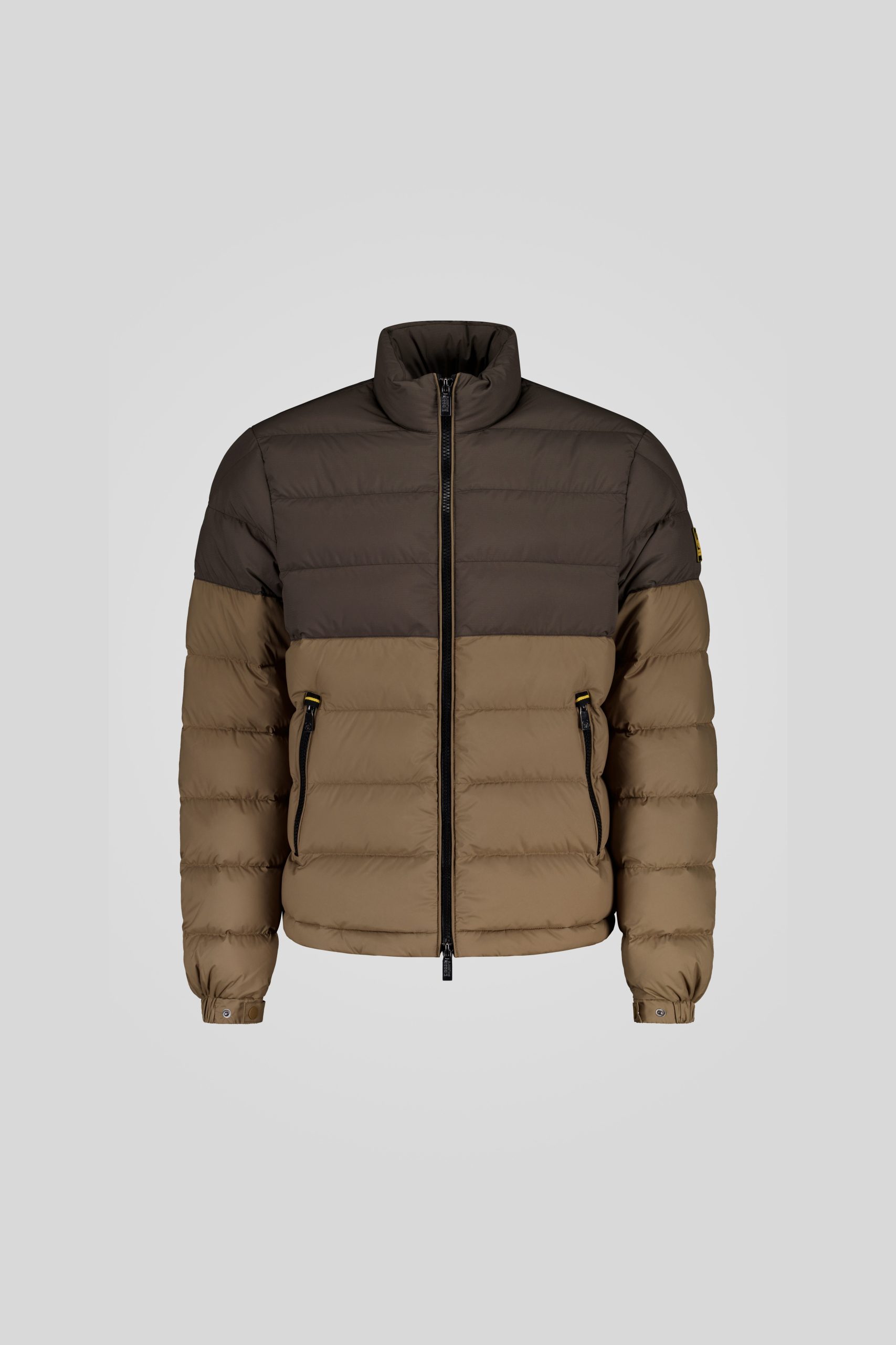 IURI 253CFMJ28541 P7N11D 71AMXP Front TIFF 1 copia scaled