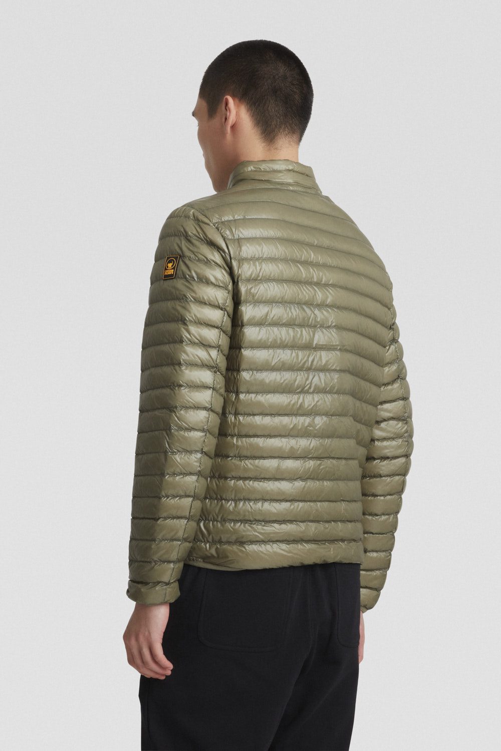 JACKIE-_Piumini-leggeri_255CFMJ28529N0T11D42E1XP_Indossato_3.jpg JACKIE Piumini leggeri 255CFMJ28529N0T11D42E1XP Indossato 3