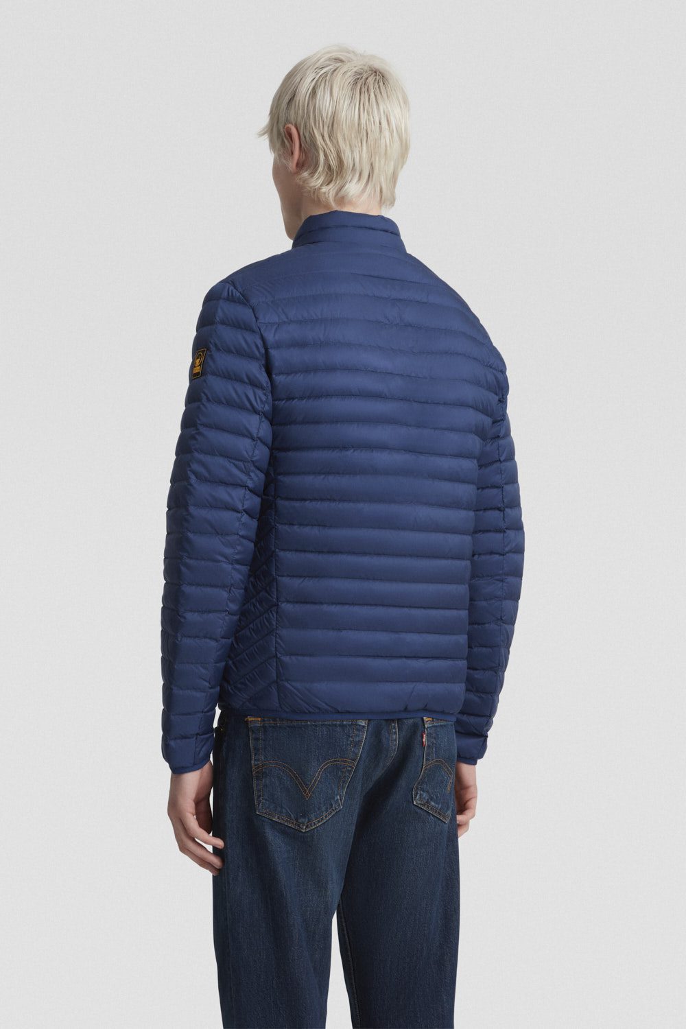 JASON-3.0-_Piumini-leggeri_255CFMJ20127N0210D334XXP_Indossato_3.jpg JASON 3.0 Piumini leggeri 255CFMJ20127N0210D334XXP Indossato 3