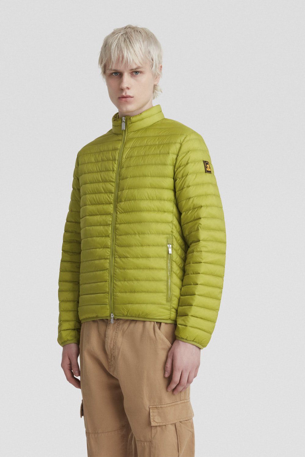 JASON-3.0-_Piumini-leggeri_255CFMJ20127N0210D42OXXP_Indossato_2.jpg JASON 3.0 Piumini leggeri 255CFMJ20127N0210D42OXXP Indossato 2