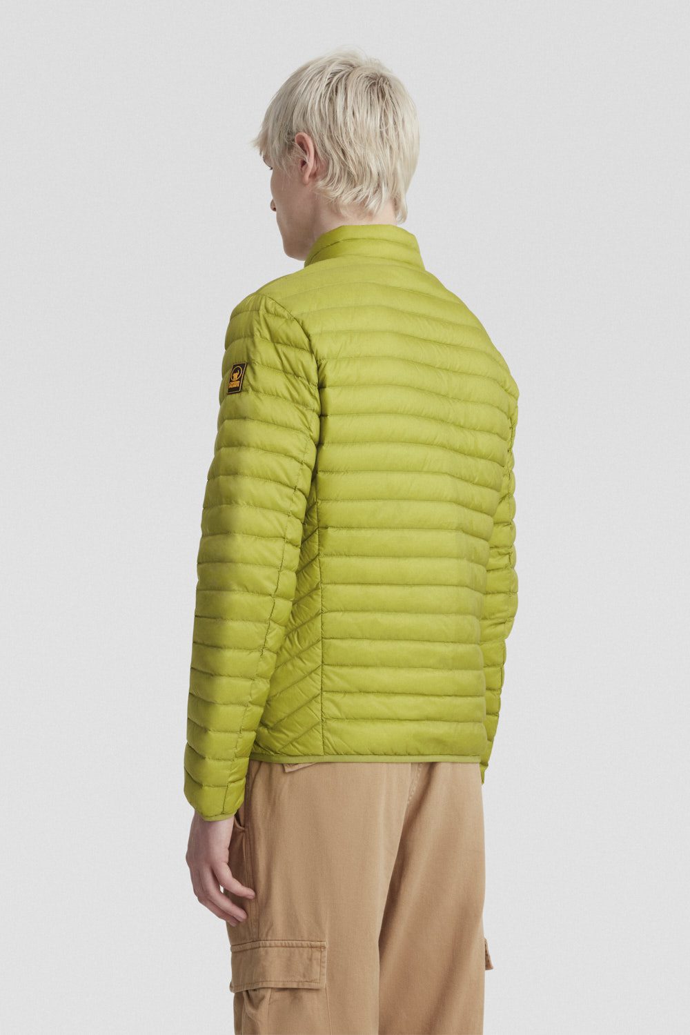 JASON-3.0-_Piumini-leggeri_255CFMJ20127N0210D42OXXP_Indossato_3.jpg JASON 3.0 Piumini leggeri 255CFMJ20127N0210D42OXXP Indossato 3