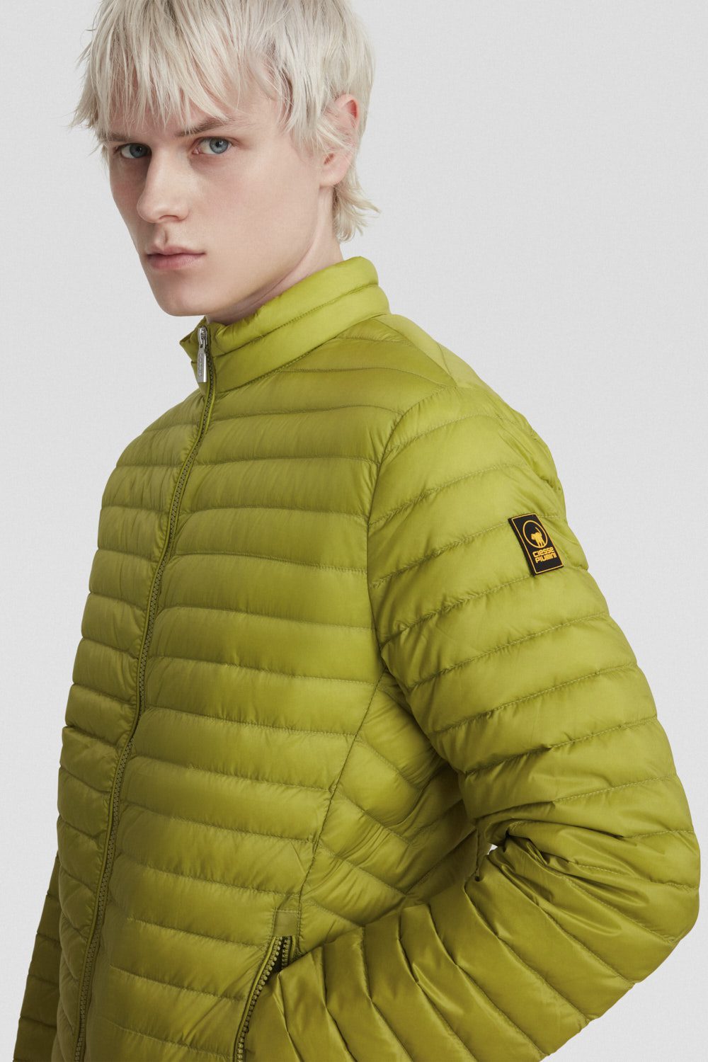 JASON-3.0-_Piumini-leggeri_255CFMJ20127N0210D42OXXP_Indossato_4.jpg JASON 3.0 Piumini leggeri 255CFMJ20127N0210D42OXXP Indossato 4