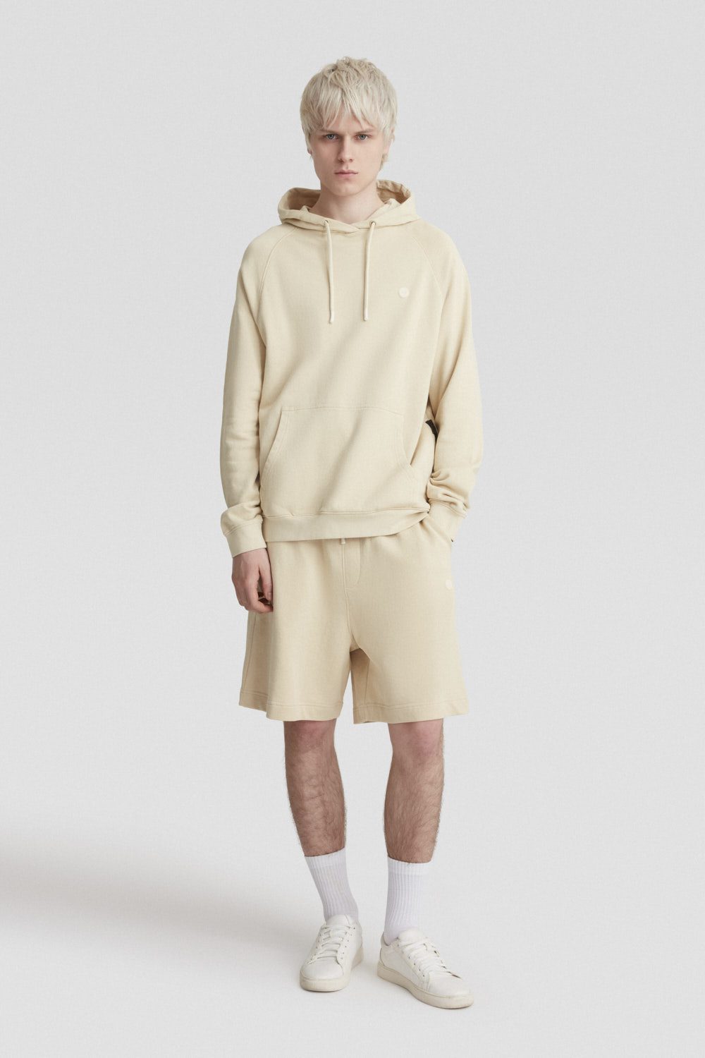 Felpa beige con cappuccio