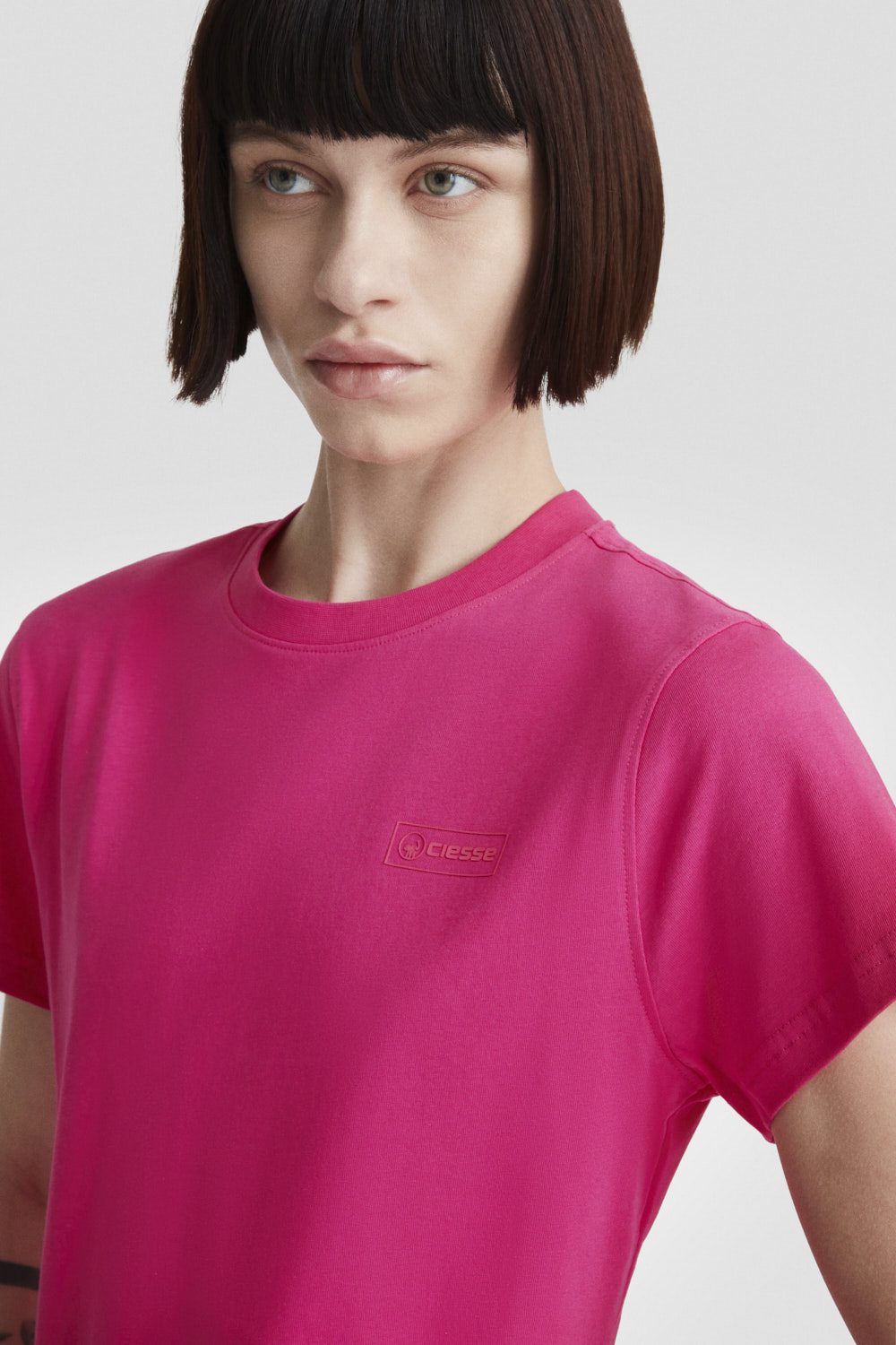 LARIN2.0 T shirt 255CPWT02743 C0E40X 81VXXX 4 1