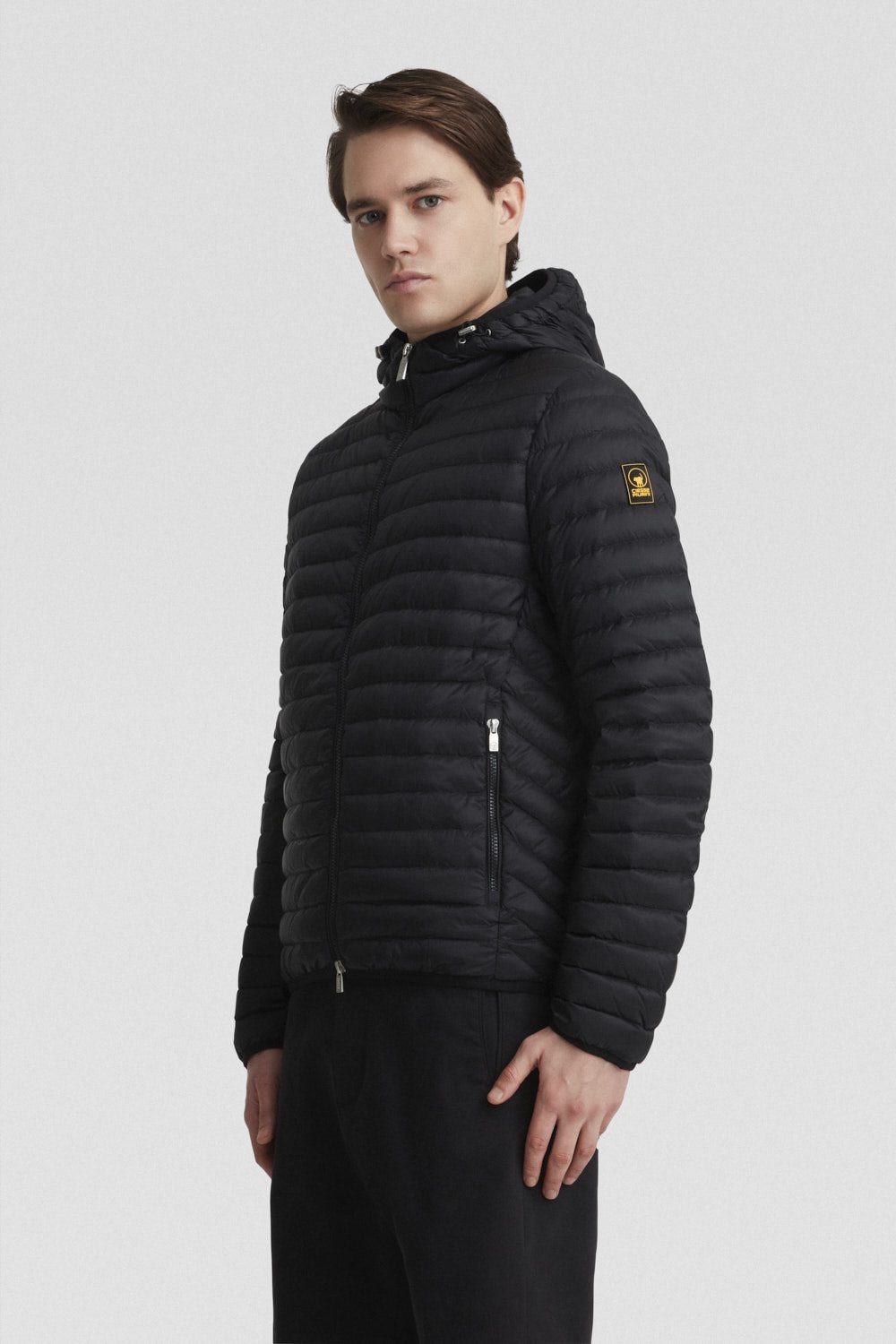 LARRY-3.0-_Piumini-leggeri_255CFMJ00126N0210D206XXP_Indossato_2.jpg LARRY 3.0 Piumini leggeri 255CFMJ00126N0210D206XXP Indossato 2