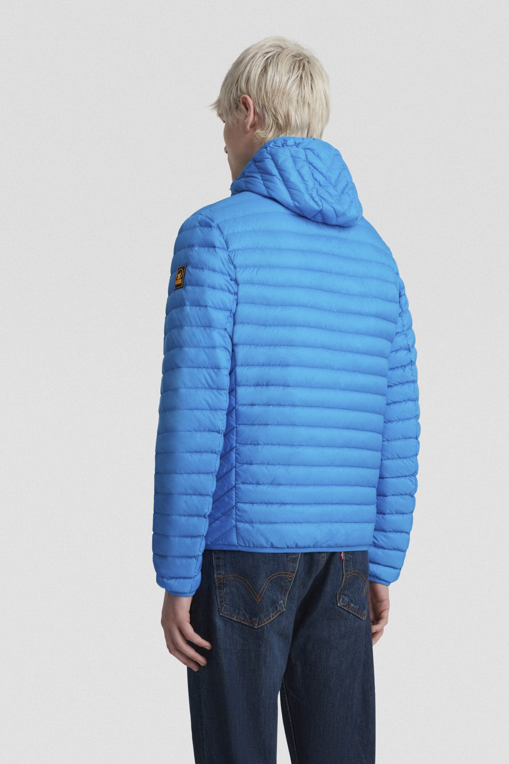 LARRY-3.0-_Piumini-leggeri_255CFMJ00126N0210D308XXP_Indossato_3-1.jpg LARRY 3.0 Piumini leggeri 255CFMJ00126N0210D308XXP Indossato 3 1