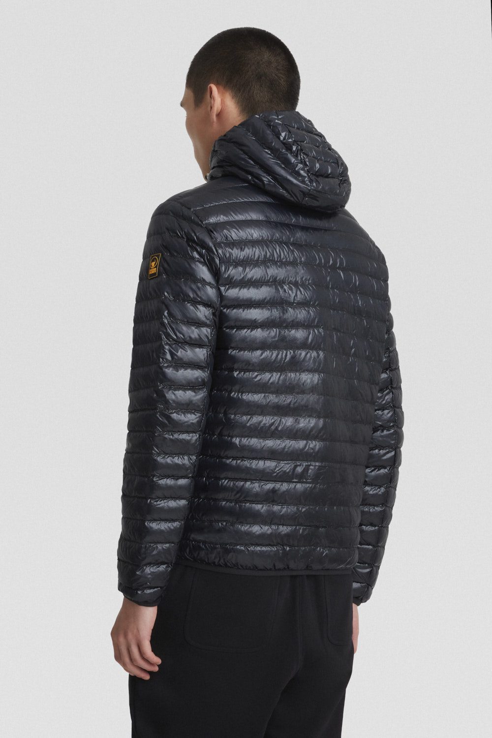 LOUIS-_Piumini-leggeri_255CFMJ08528N0T11D206XXP_Indossato_3.jpg LOUIS Piumini leggeri 255CFMJ08528N0T11D206XXP Indossato 3