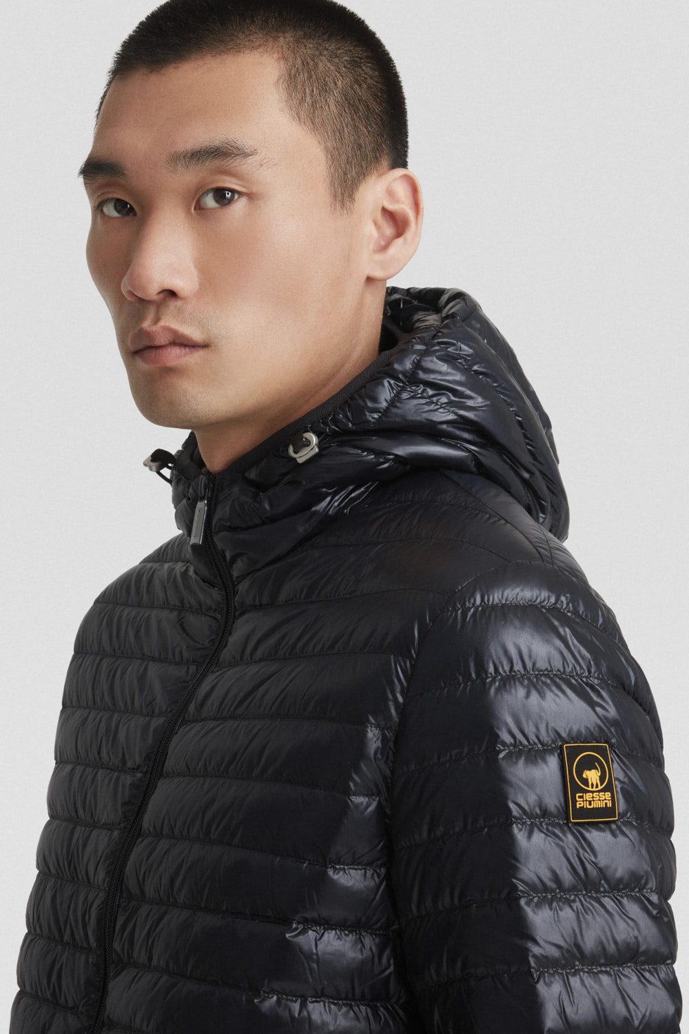 LOUIS-_Piumini-leggeri_255CFMJ08528N0T11D206XXP_Indossato_4.jpg LOUIS Piumini leggeri 255CFMJ08528N0T11D206XXP Indossato 4