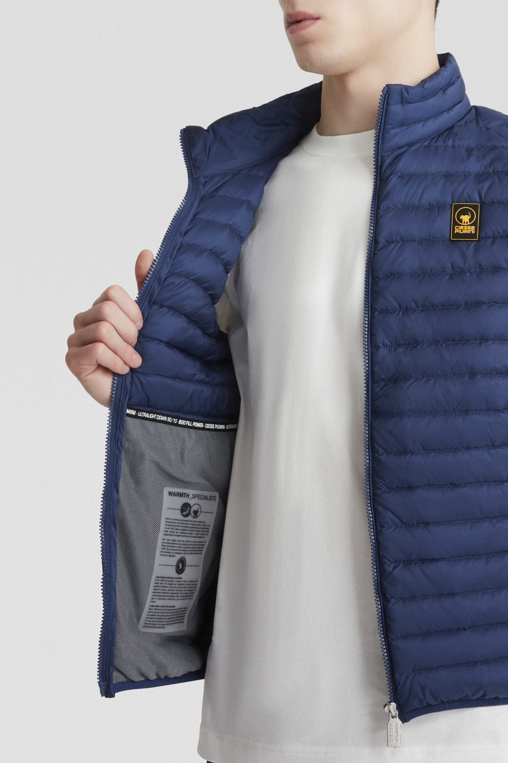 MELVIN-3.0-_Smanicati_255CFMV20128N0210D334XXP_Indossato_4.jpg MELVIN 3.0 Smanicati 255CFMV20128N0210D334XXP Indossato 4