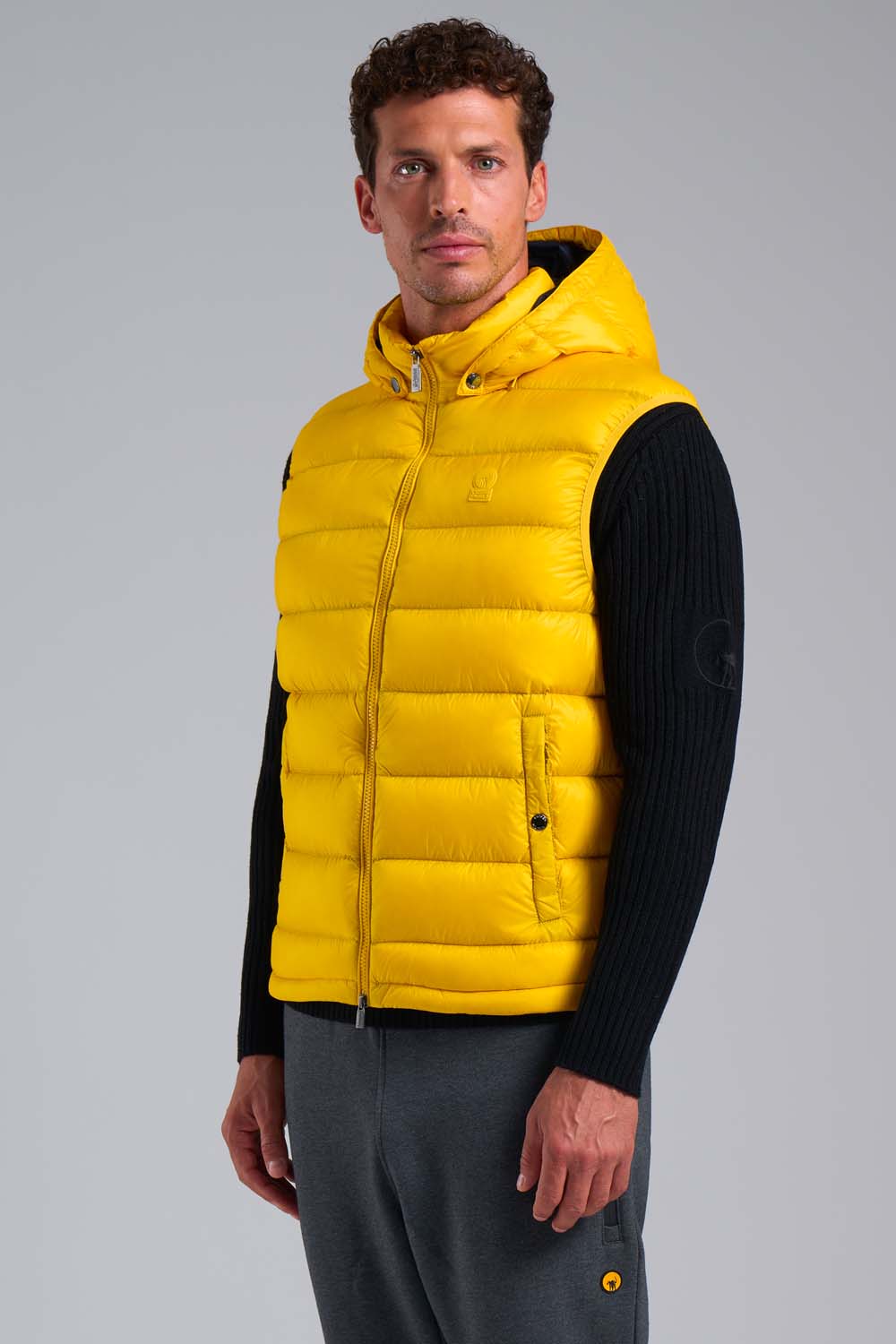 NODIE - Smanicato 200 grammi giallo con cappuccio in vera piuma 800 fill power