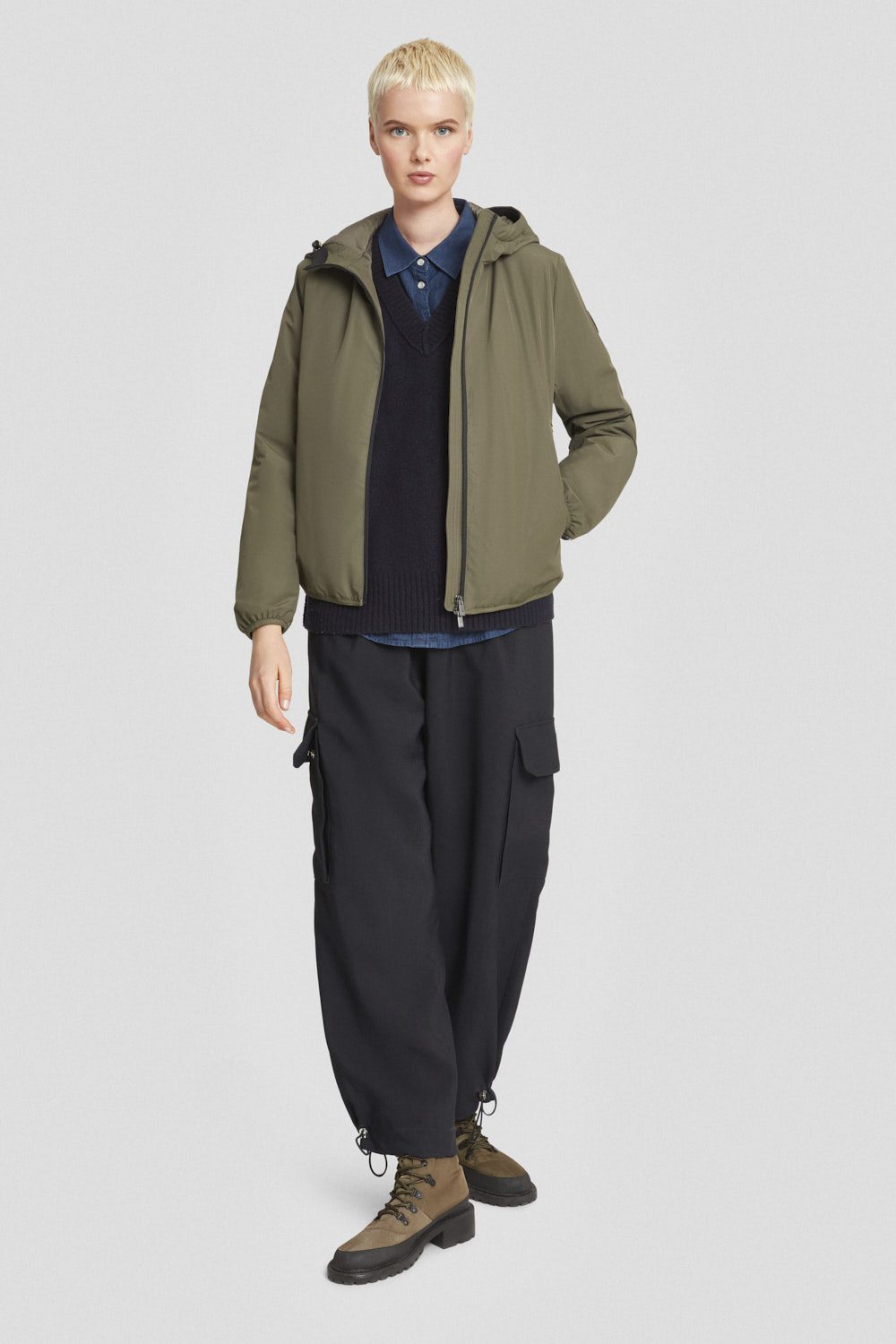 Giacca imbottita verde militare con cappuccio