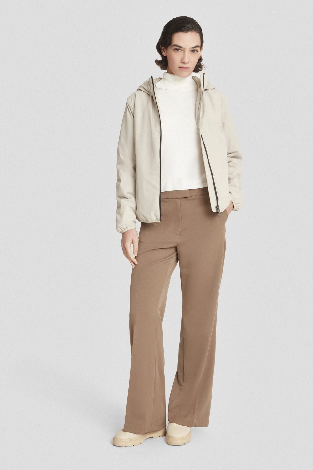 Giacca imbottita beige con cappuccio