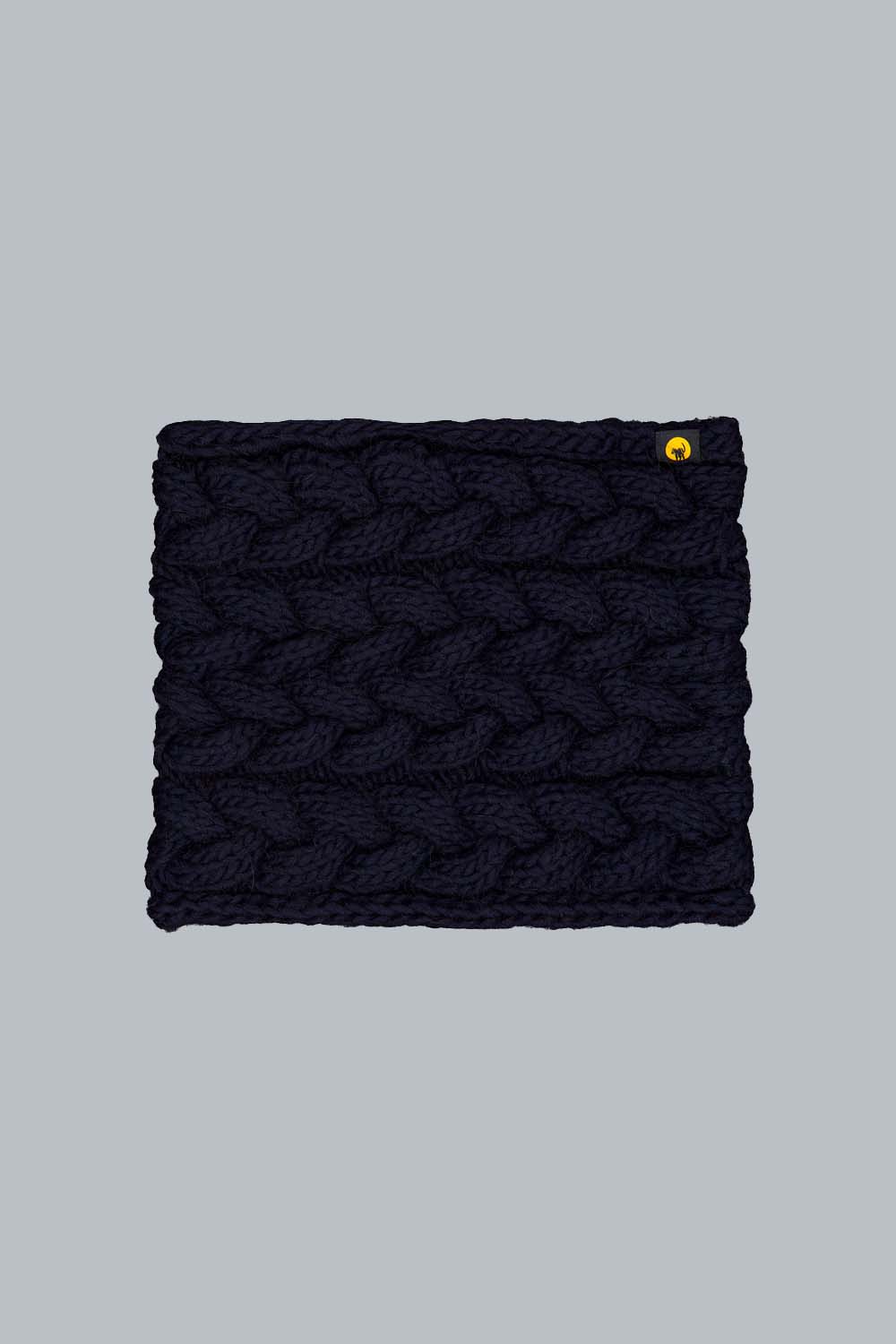 WIGHT - SCALDACOLLO IN MAGLIA BLU CON MOTIVO A TRECCE